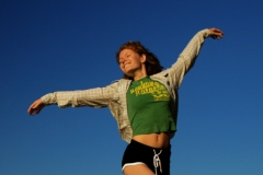 090505-OnTheBeach_thumb.jpg