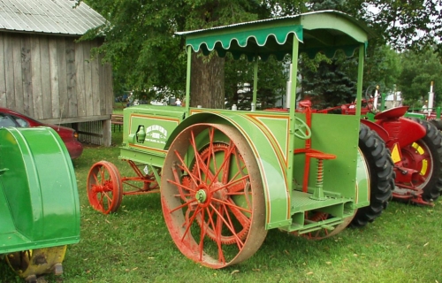 Green Acres, Green Tractors – Thursday’s Daily Jigsaw Puzzle