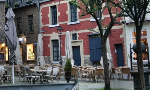 Outdoor Café – Monday’s Fine Dining Daily Jigsaw Puzzle
