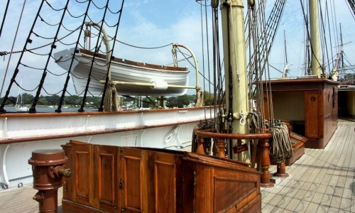 Ship – Thursday’s Floating Daily Jigsaw Puzzle