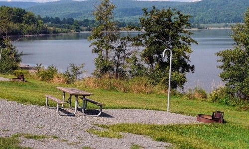 Picnic Area – Saturday’s In the Park Daily Jigsaw Puzzle
