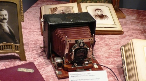 Old Camera – Thursday’s Free Daily Jigsaw Puzzle