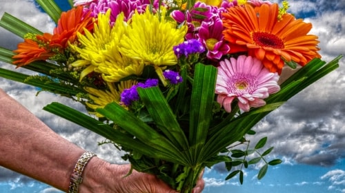 Flowers For Mom – Monday’s Day Late Daily Jigsaw Puzzle
