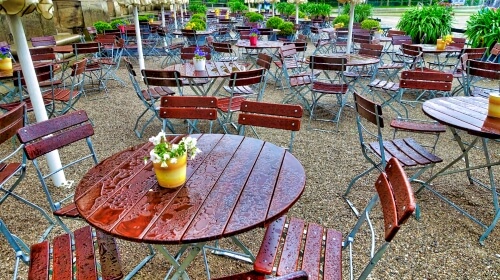 Outdoor Cafe – Tuesday’s Sunny Dining Experience