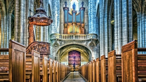 Monday’s Free Daily Jigsaw Puzzle – Cathedral