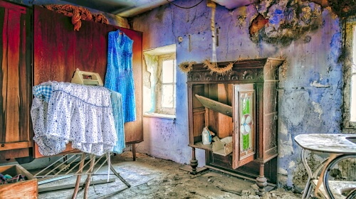 Abandoned Places – Monday’s Daily Jigsaw Puzzle