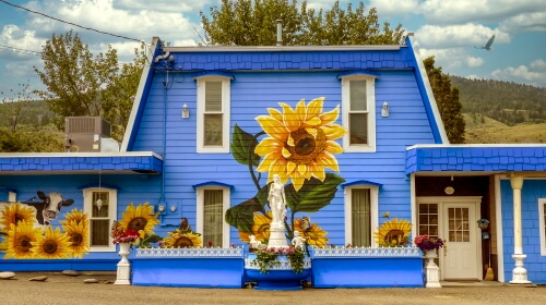 A Beautiful House – Monday’s Daily Jigsaw Puzzle