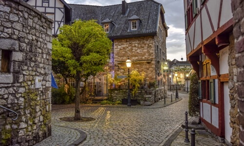 Walking In Old Town – Wednesday’s Daily Jigsaw Puzzle