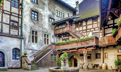 Old World Courtyard – Wednesday’s Free Daily Jigsaw Puzzle