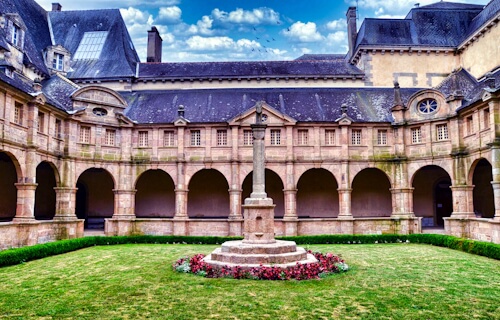 Courtyard – Sunday’s Daily Jigsaw Puzzle