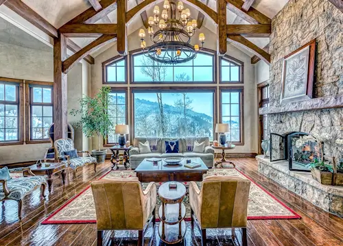 Nice Living Room – Sunday’s Daily Jigsaw Puzzle