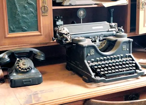 Friday’s Jigsaw Puzzles – Dusty Typewriter