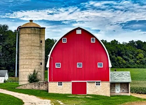 Wisconsin Barn – Monday’s Daily Jigsaw Puzzle