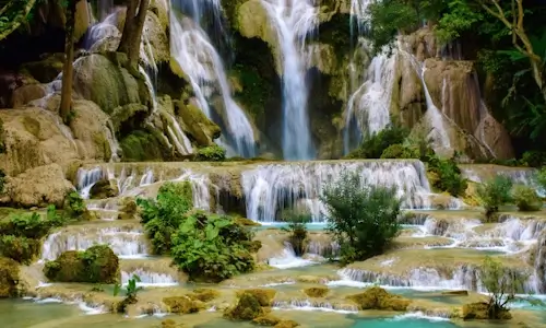 Sunday’s Daily Jigsaw Puzzles – Beautiful Waterfall